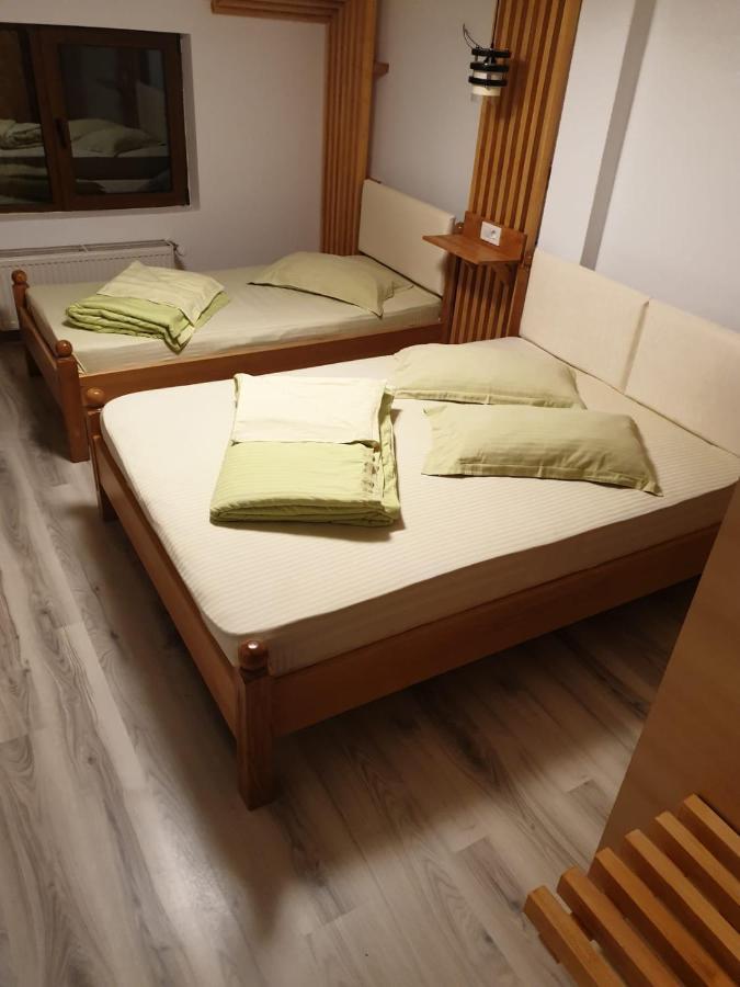Motel Mesterul Manole Curtea de Argeş Esterno foto