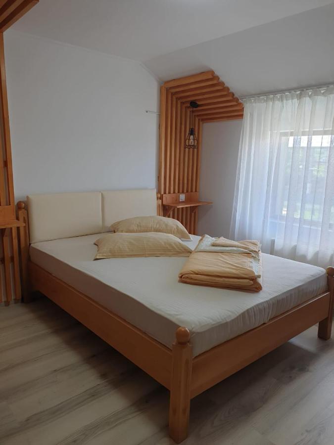 Motel Mesterul Manole Curtea de Argeş Esterno foto